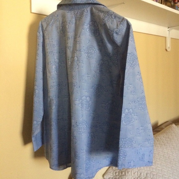 Wrinkle Free Ladies Classic Collar Shirt Sz12 3/4 Sleeves Light Blue Crisp NWOT - Picture 6 of 8